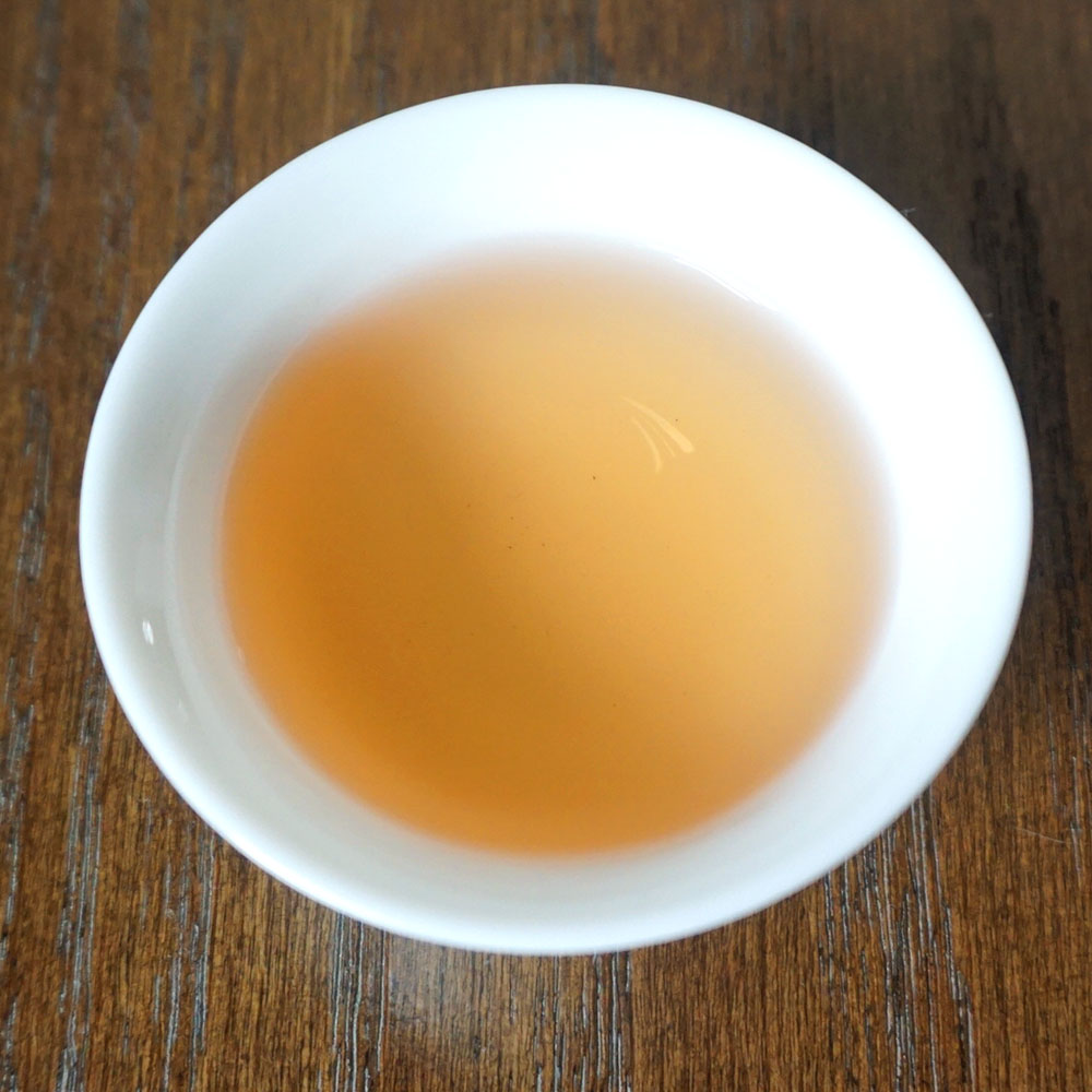 新中横高山茶　茶湯